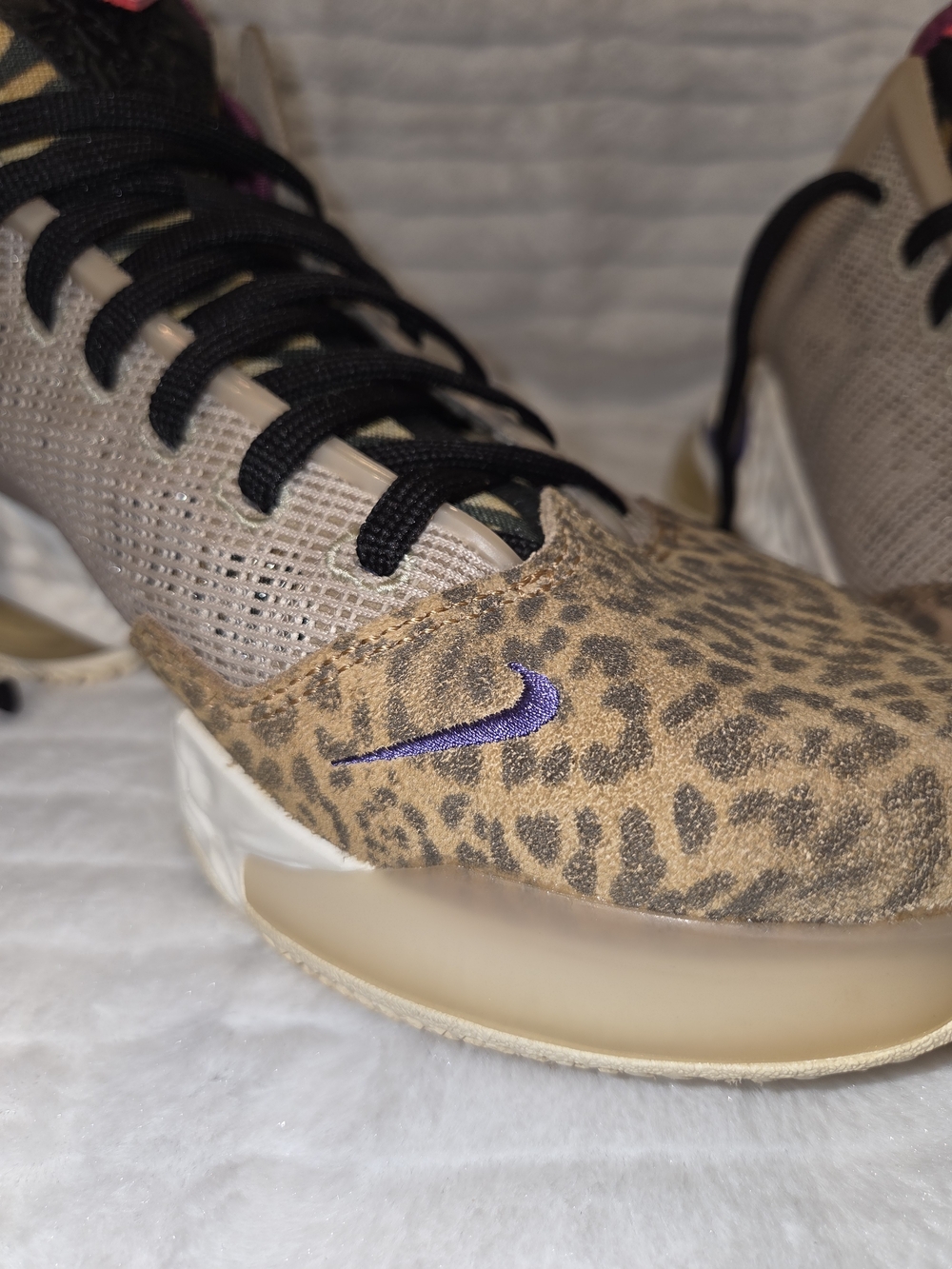 Size 10 Nike LeBron Xix Low Safari men's basketball shoes. - Picture 11 of 16